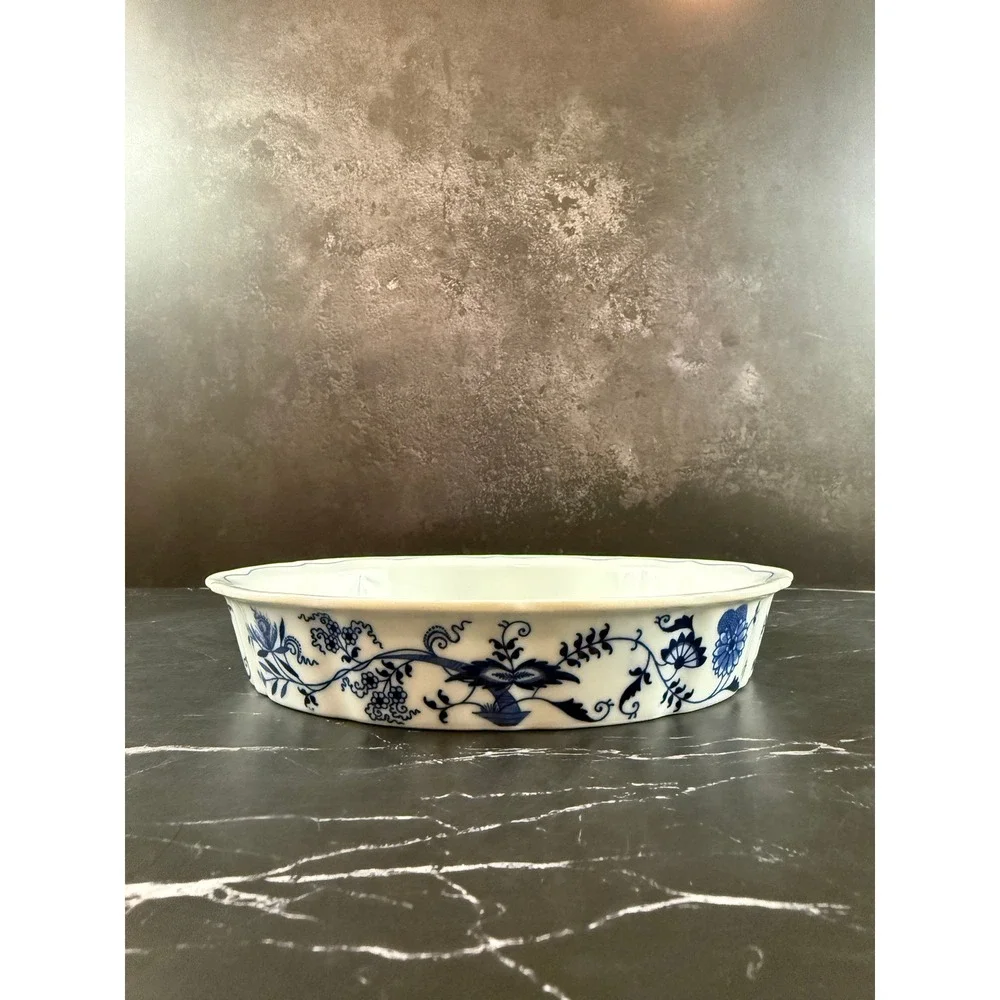 VTG Blue Danube Blue Onion Porcelain Pie Plate 9 1/4in Wide MINT!